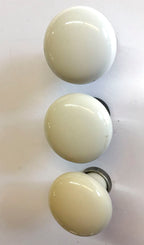 Porzellanknopf cream dunkelbrauner Fuß Ø 30 mm