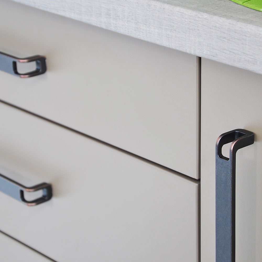 Möbelgriffe Mayon kupfer/schwarz 160 mm groß