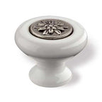 Landhausstil Porzellanknopf mit Edelweiss altsilber