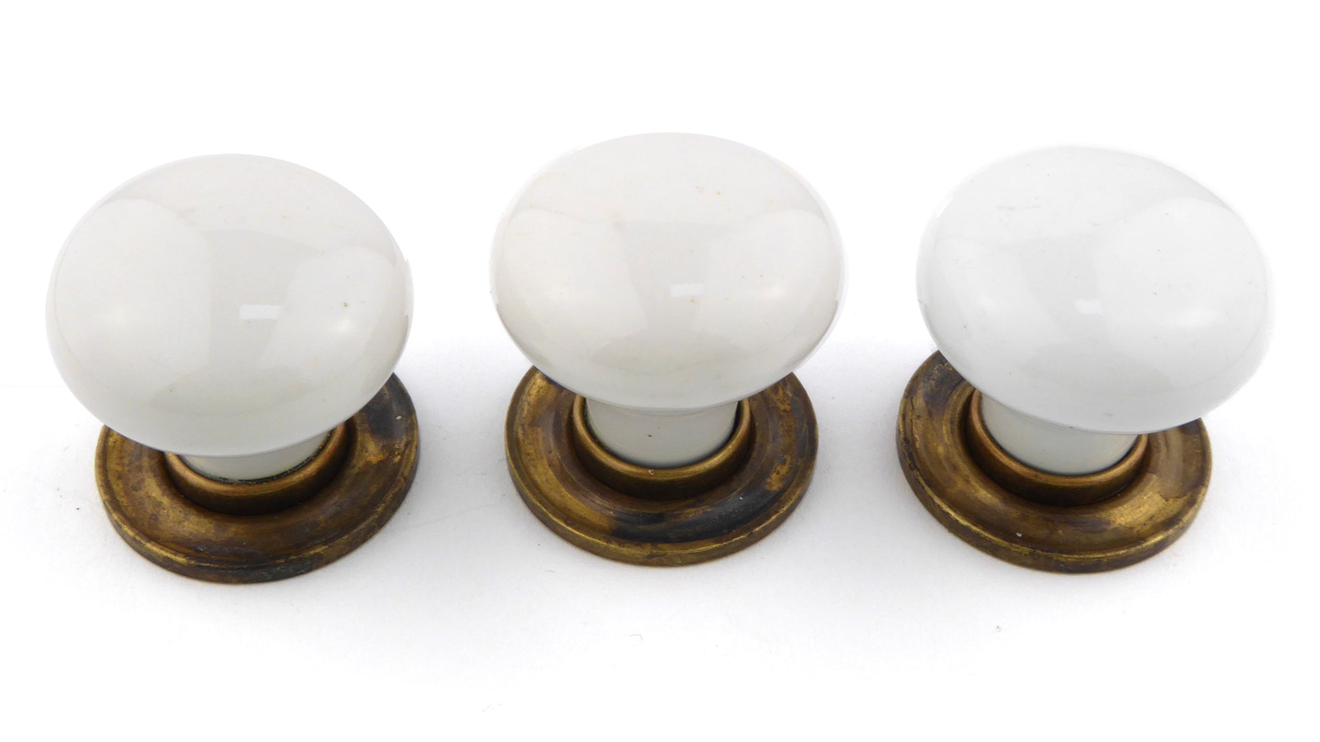 Potpourri Porzellanknöpfe mit gerillter Unterlegsplatte Set 6-teilig weiß - 30 mm